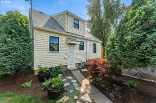 7407 N Polk Ave N, Portland, OR 97203 - Photo 39