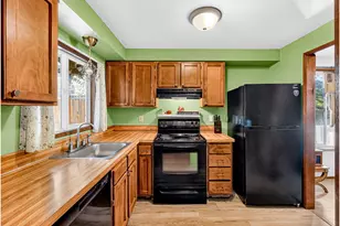 13954 SE Center St, Portland, OR 97236 - Photo 11