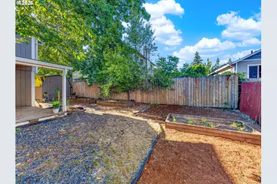 13954 SE Center St, Portland, OR 97236 - Photo 23
