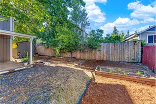 13954 SE Center St, Portland, OR 97236 - Photo 23