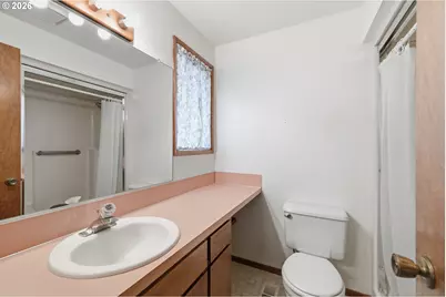 1305 Mulberry Dr, Woodburn, OR 97071 - Photo 15