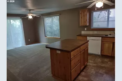 446 Corinne Dr, Newberg, OR 97132 - Photo 5