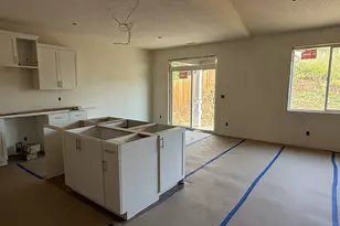 35541 Valley View Dr, Saint Helens, OR 97051 - Photo 5