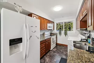 1302 NE Hogan Dr, Gresham, OR 97030 - Photo 9