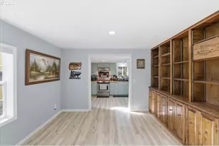 28484 Santiam Hwy, Sweet Home, OR 97386 - Photo 9