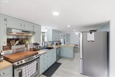 28484 Santiam Hwy, Sweet Home, OR 97386 - Photo 11