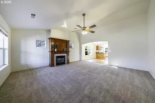 3350 Edgewater Dr, Medford, OR 97504 - Photo 9