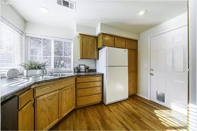 3350 Edgewater Dr, Medford, OR 97504 - Photo 15