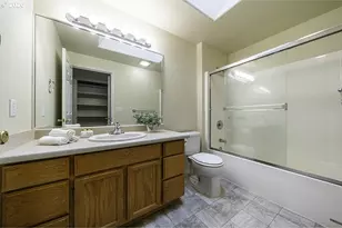 3350 Edgewater Dr, Medford, OR 97504 - Photo 17