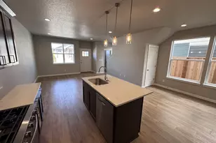 370 SE Shetterly Dr, Dallas, OR 97338 - Photo 5