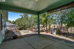 1480 West Tarragon Drive, Roseburg, OR 97471 - Photo 37