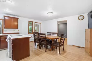 4724 SE Powell Valley Rd, Gresham, OR 97080 - Photo 9