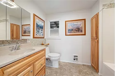 1209 S 11th Ave, Kelso, WA 98626 - Photo 17