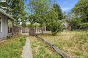 2281 Blackburn St, Eugene, OR 97405 - Photo 39