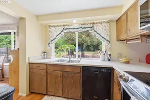 2281 Blackburn St, Eugene, OR 97405 - Photo 7