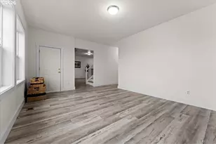 5022 SE 141st Pl, Portland, OR 97236 - Photo 11