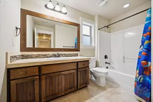 17811 SW Robert Ln, Beaverton, OR 97078 - Photo 21