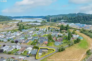 724 Laurel Ave, Reedsport, OR 97467 - Photo 5