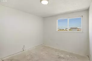 5778 Royal Ave, Eugene, OR 97402 - Photo 19