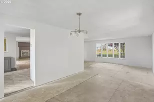 5778 Royal Ave, Eugene, OR 97402 - Photo 9