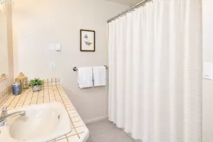 1322 Glenmorrie Dr, Lake Oswego, OR 97034 - Photo 33