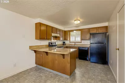 530 SW Ponderosa Ct, McMinnville, OR 97128 - Photo 11