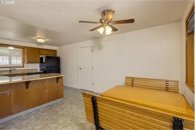 530 SW Ponderosa Ct, McMinnville, OR 97128 - Photo 9
