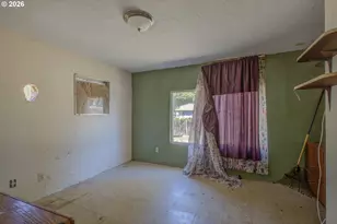 210 Adams St, Myrtle Creek, OR 97457 - Photo 11