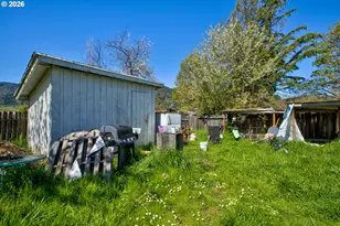 210 Adams St, Myrtle Creek, OR 97457 - Photo 5