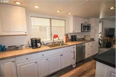 11513 SW Royal Villa Dr, Portland, OR 97224 - Photo 7