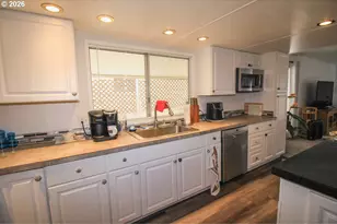 11513 SW Royal Villa Dr, Portland, OR 97224 - Photo 7