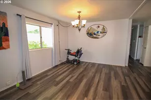 11513 SW Royal Villa Dr, Portland, OR 97224 - Photo 9