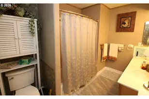 240 NW Baker Creek Rd, McMinnville, OR 97128 - Photo 13