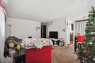 9622 SE Foster Rd, Portland, OR 97266 - Photo 13