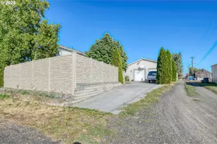 310 E Washington St, Athena, OR 97813 - Photo 11