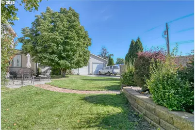 310 E Washington St, Athena, OR 97813 - Photo 9