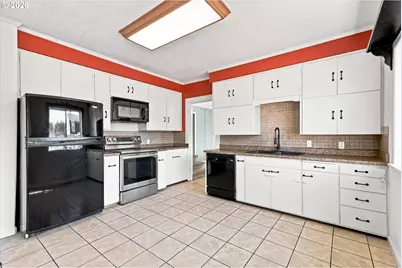 411 NE Yamhill St, Sheridan, OR 97378 - Photo 13