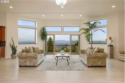 11041 SE Scotts Summit Ct, Happy Valley, OR 97086 - Photo 3