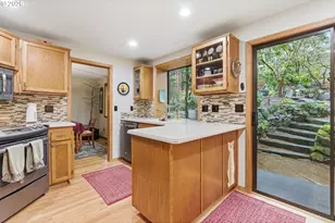 205 S Canby St, Portland, OR 97219 - Photo 15