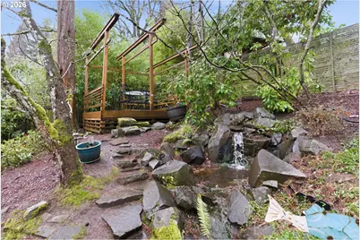 205 S Canby St, Portland, OR 97219 - Photo 45