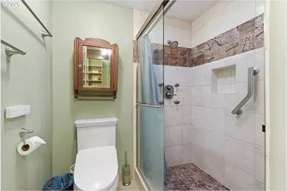 205 S Canby St, Portland, OR 97219 - Photo 27