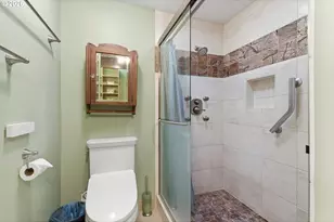 205 S Canby St, Portland, OR 97219 - Photo 27