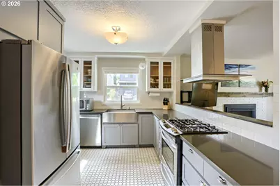 8340 SW 14th Ave, Portland, OR 97219 - Photo 11