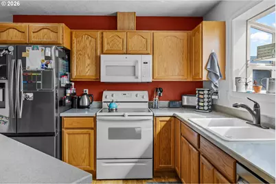 2085 SE Sagebrush Dr, Madras, OR 97741 - Photo 7