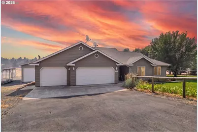 2085 SE Sagebrush Dr, Madras, OR 97741 - Photo 1