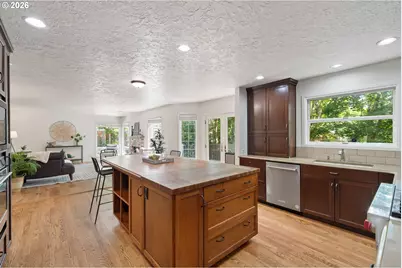 5710 Southwood Dr, Lake Oswego, OR 97035 - Photo 9