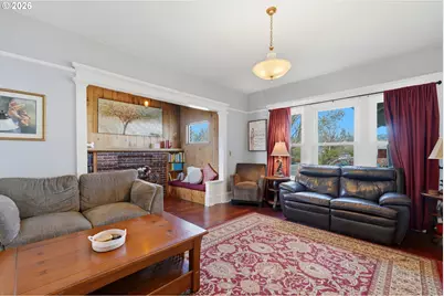 212 W 1st St, Newberg, OR 97132 - Photo 9