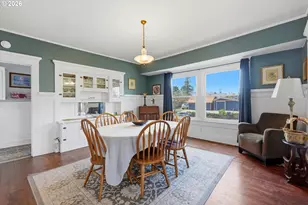 212 W 1st St, Newberg, OR 97132 - Photo 11