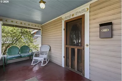 212 W 1st St, Newberg, OR 97132 - Photo 5