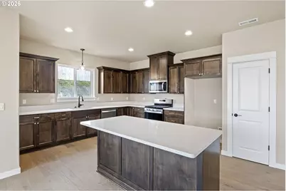 941 Sand Pines Ave, Sutherlin, OR 97479 - Photo 11